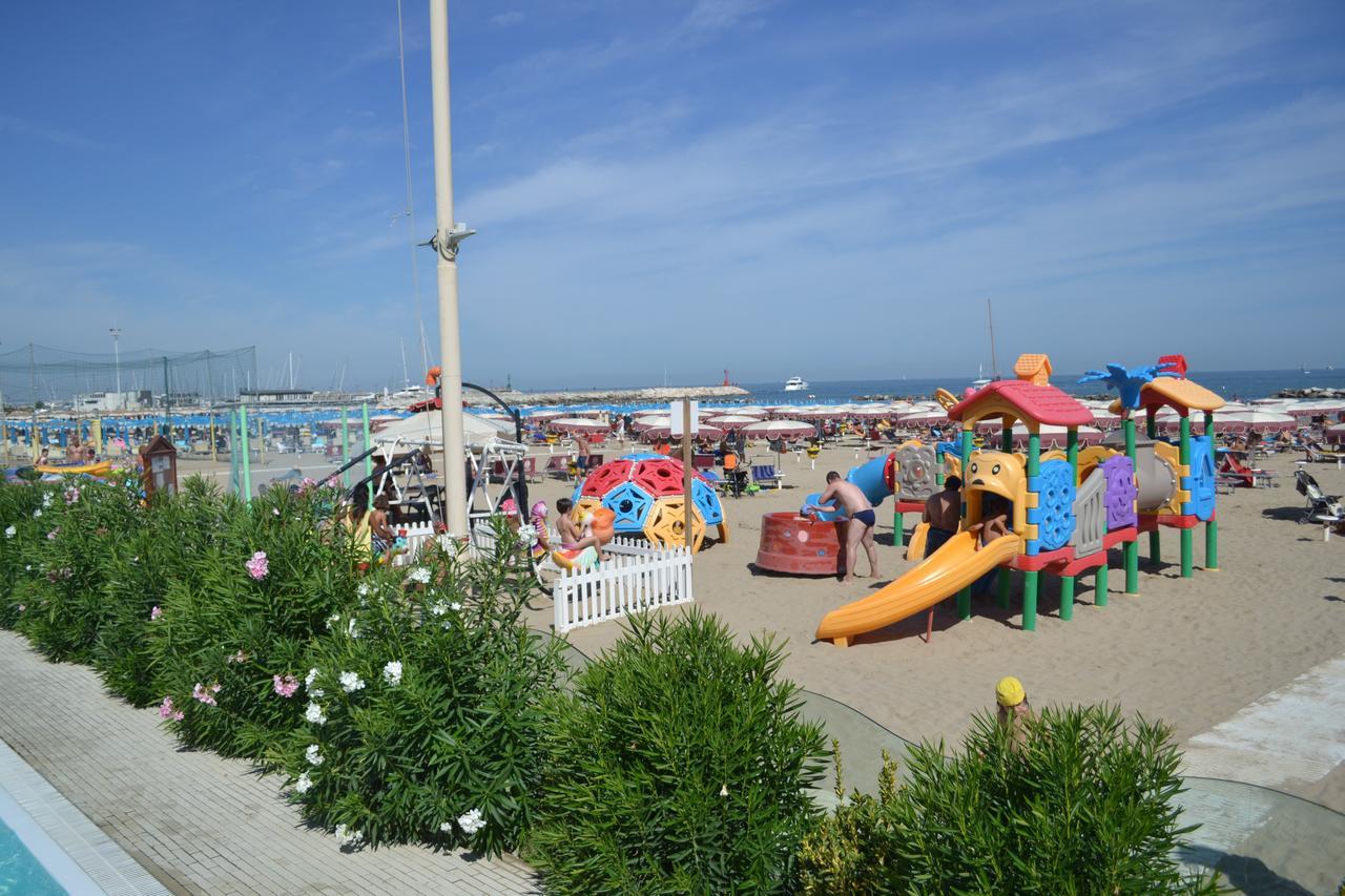 Residence Adriatico Gabicce Mare Exterior foto